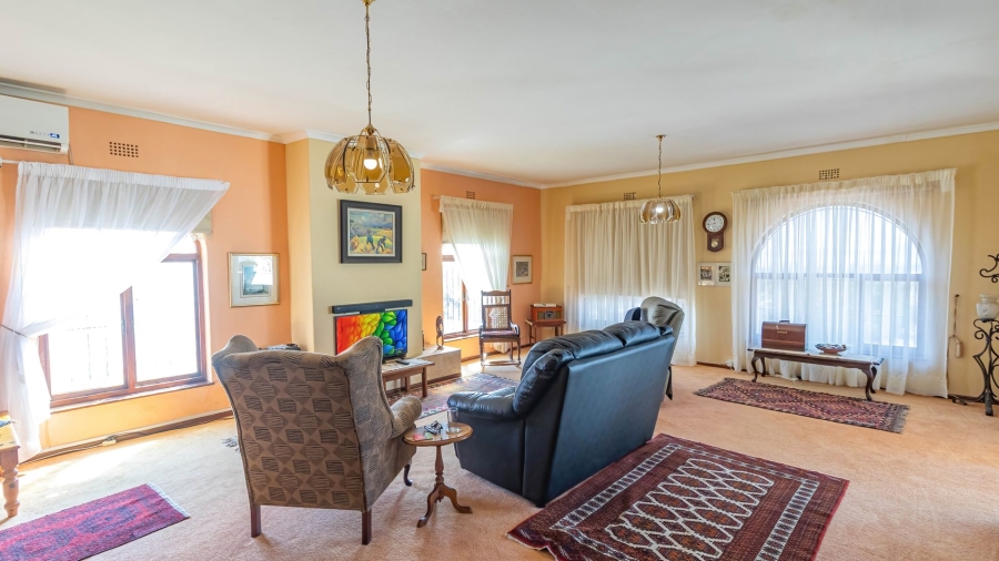 4 Bedroom Property for Sale in Riebeek Kasteel Western Cape